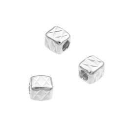 Perles carrées facettées 3mm trou 2,2mm (env.50pcs)