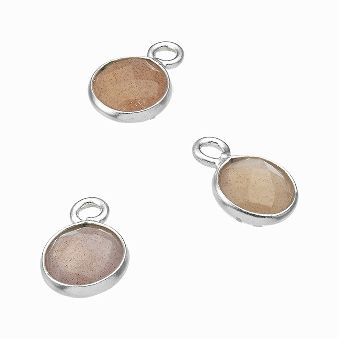 Pierre de Lune beige serties briolettes rondes 6mm avec anneau (5pcs)