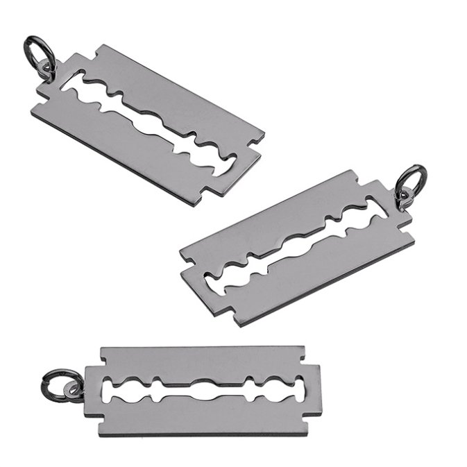 Black Rhodium – 13x27mm razor blade medal with hand polished ring, thickness 0,80mm (1pc)