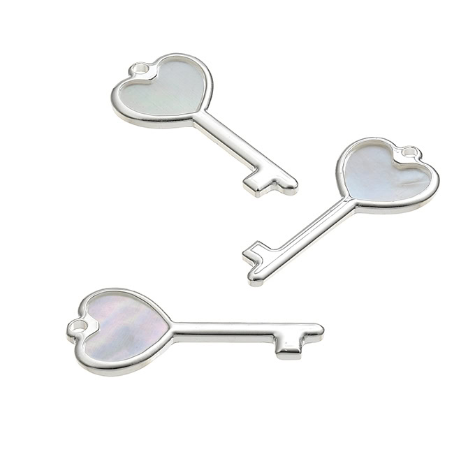 23x10mm key and heart pendant with mother of pearl (1pc)