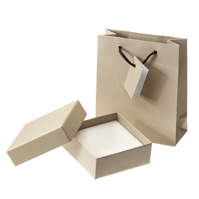 Beige jewellery gift box for cuff bracelet 95x95x40mm with shopper bag (1pc)